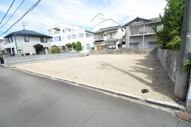 東山崎町　土地の前面道路含む現地写真