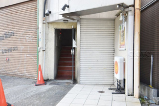 【エントランス】 | マンションの正面エントランス。その建物の「顔」でもあります。～即日のご見学可能～　お問合せはお気軽にどうぞ。