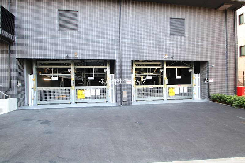 RELUXIA GRANDE 横濱吉野町の駐車場