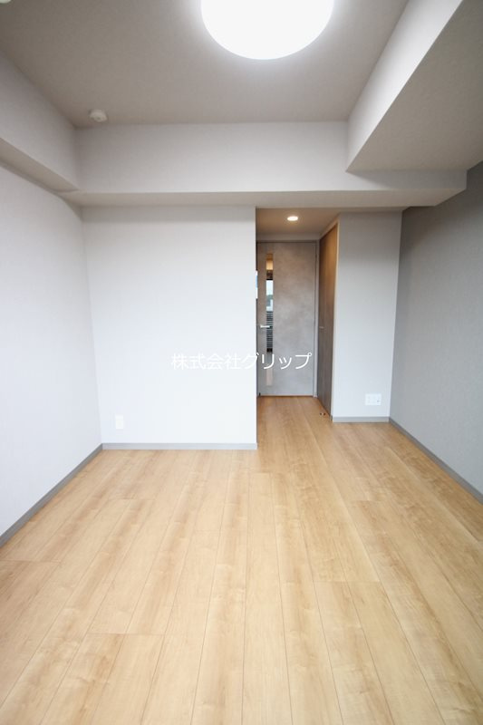 RELUXIA GRANDE 横濱吉野町の居間・リビング