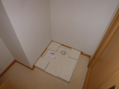 【その他】 | グローリアＡ | 洗濯機置き場