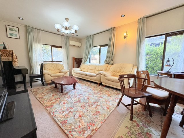 唐櫃台4丁目一戸建の居間・リビング