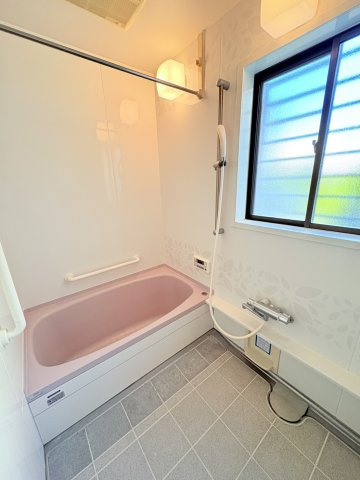 唐櫃台4丁目一戸建の浴室