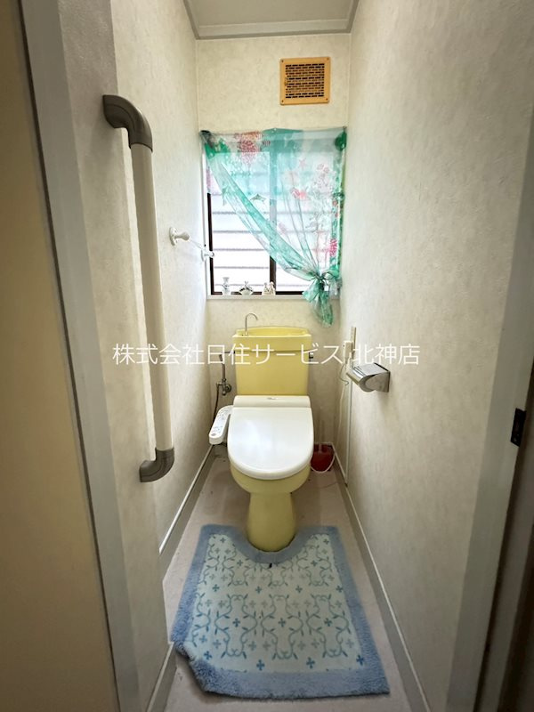 唐櫃台4丁目一戸建のトイレ