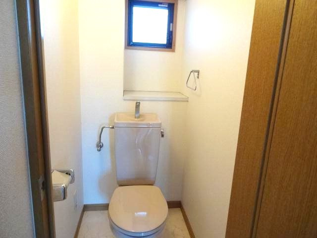 ビーブル・デスポワール御影のトイレ|ゆったりとした空間のトイレです