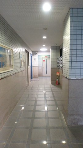 SKビルのロビー