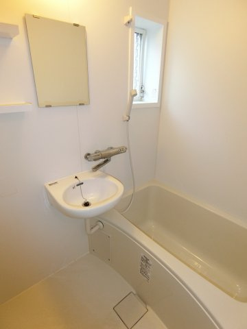 メゾン・ド・スズランの浴室|ゆったり過ごせるお風呂です