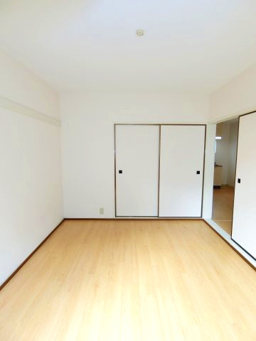 メゾン・ド・スズランの洋室|使い勝手のいい洋室です