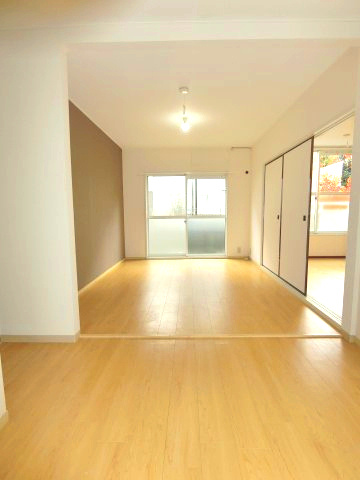 メゾン・ド・スズランの居間・リビング|使いやすいリビングです