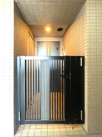 パレスエクセル新神戸のエントランス|落ち着いたエントランスです