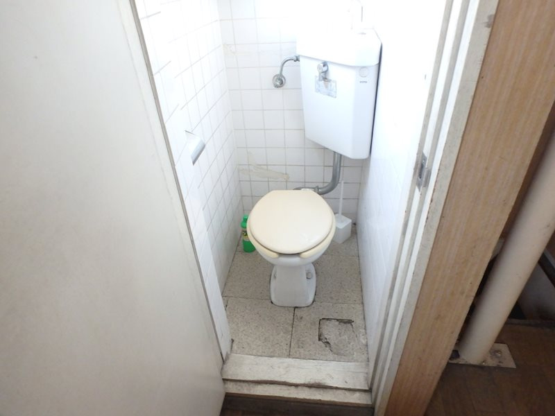 ピアザ神戸Ⅲのトイレ|落ち着いた色調のトイレです