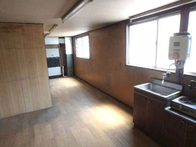 ピアザ神戸Ⅲの内装|２階