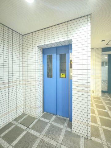 ニューブ神戸のその他共用部分|共用エレベーターホール