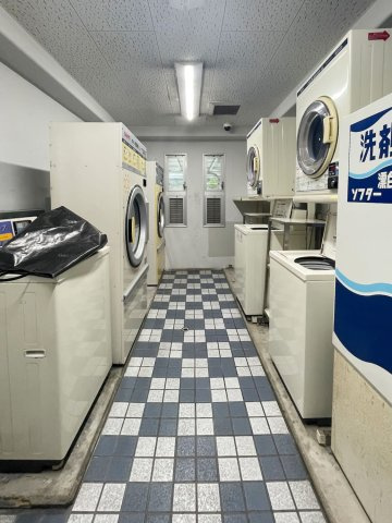 ニューブ神戸のその他共用部分|コインランドリー