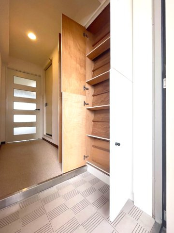 ニューブ神戸の収納|玄関収納