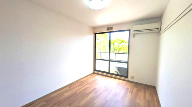 パークヴィラ甲子園口の居間・リビング|ゆったりとした居間です