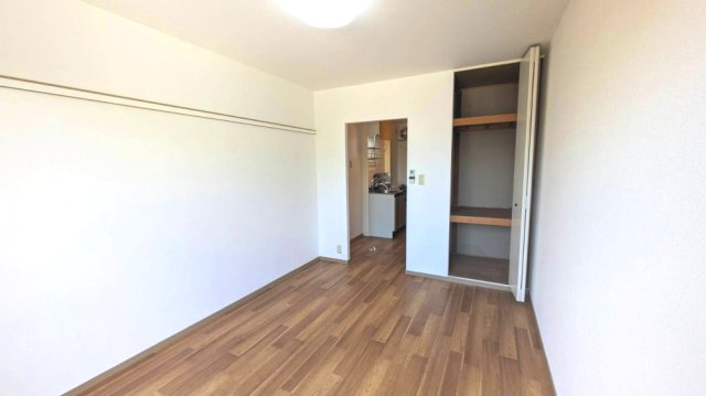 パークヴィラ甲子園口の居間・リビング|こちらのリビングで趣味の時間をお楽しみください