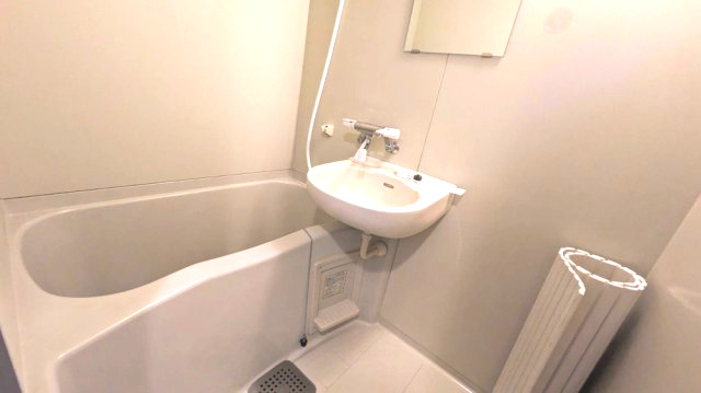 パークヴィラ甲子園口の浴室|落ち着いた空間のお風呂です