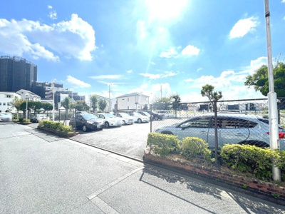 【駐車場】 | 白鷺スカイハイツ | 駐車場の利用条件につきましてはお問い合わせください♪