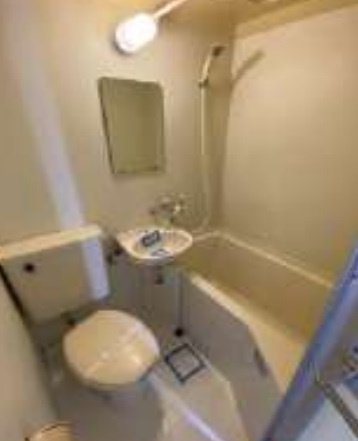 大阪市東住吉区北田辺４丁目の一棟マンションのトイレ