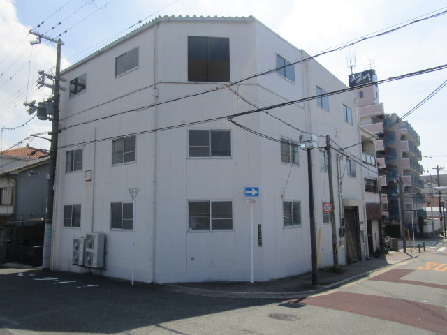 大阪市城東区東中浜１丁目の倉庫
