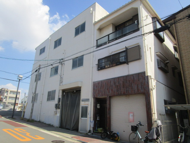 大阪市城東区東中浜１丁目の倉庫の外観