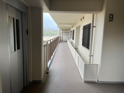 【その他】 | ルネ神戸北町Ⅱノースコート1番館 | お手入れの行き届いた共用廊下