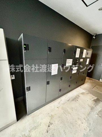 フォレステージュ江坂公園のその他共用部分|宅配BOX付き。