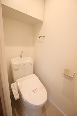 温水洗浄便座付きトイレ