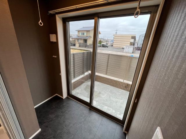 射水市三ヶ賃貸アパート新築工事のその他|サンルーム（イメージ）