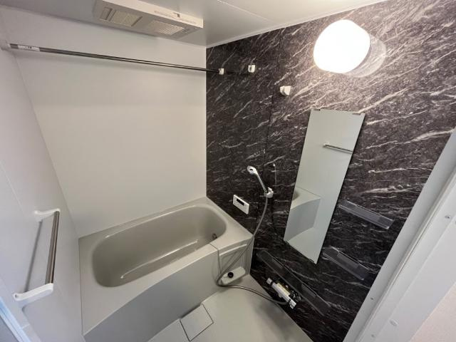 射水市三ヶ賃貸アパート新築工事の浴室|バス（イメージ）