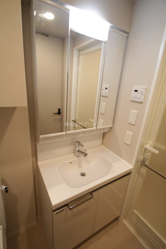 アポロヒルズ関内の独立洗面台