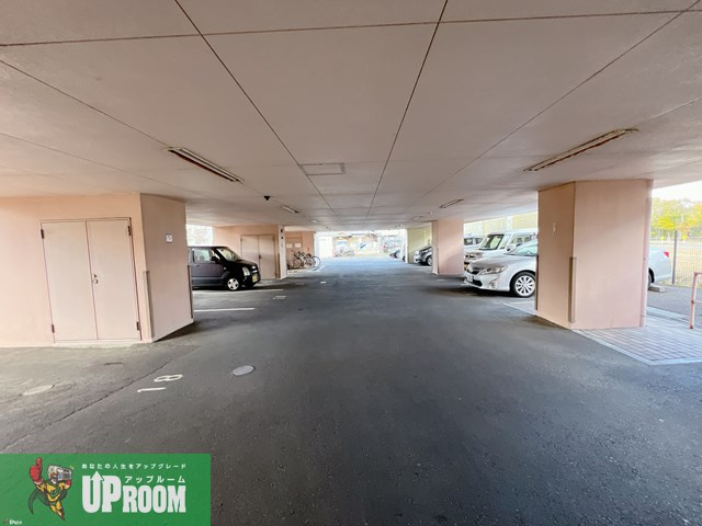 リオラードの駐車場