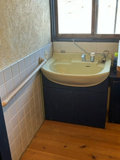 ６４０４０　岐阜市茶屋新田中古戸建ての独立洗面台