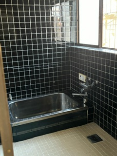 ６４０４０　岐阜市茶屋新田中古戸建ての浴室