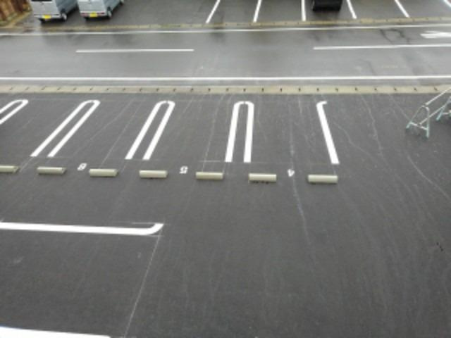 倉敷市連島５丁目のアパートの駐車場
