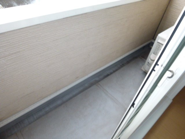 倉敷市東塚２丁目のアパートのバルコニー