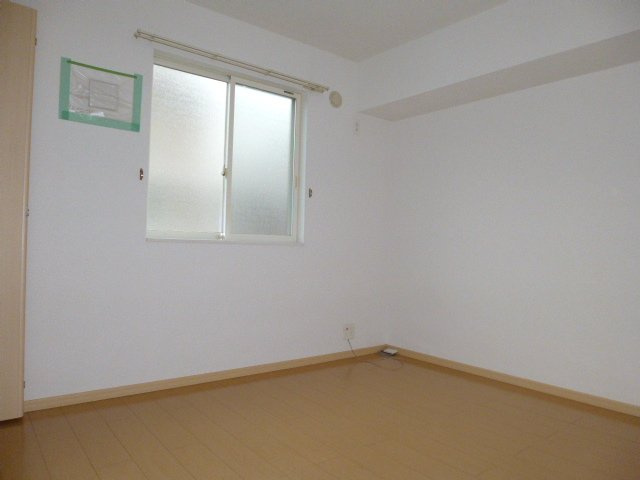 倉敷市東塚２丁目のアパートの寝室