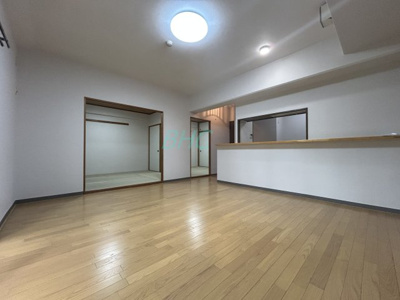 【居間・リビング】 | ライオンズマンション大津秋葉台 | 家族との時間、自分の時間共に大切にできる空間がここにあります。