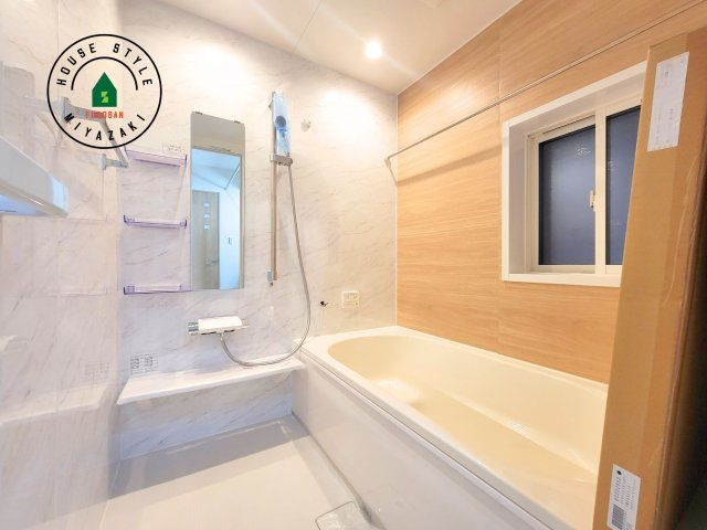 第3清武町今泉モデル（1号棟）の浴室|1日の疲れを癒してくれる広々バスルーム。雨の日のお洗濯にも大活躍な浴室乾燥機付です！