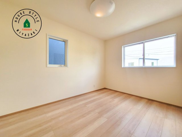 第3清武町今泉モデル（1号棟）の子供部屋|穏やかな光が差し込む室内には、穏やかな時間が流れます。