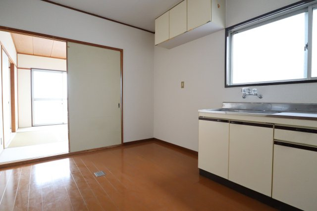 ローズハイツの居間・リビング