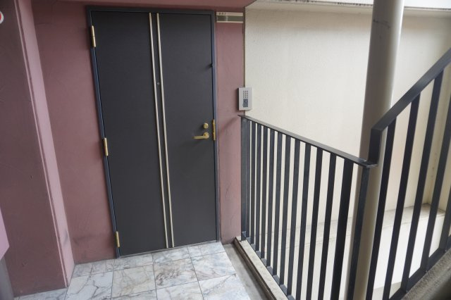 仲介手数料0！！リバーフロントレジデンスの玄関