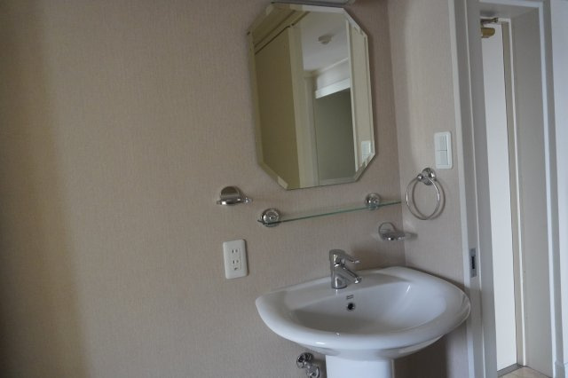 仲介手数料0！！リバーフロントレジデンスの洗面所