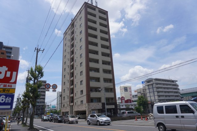 仲介手数料0！！リバーフロントレジデンスの外観