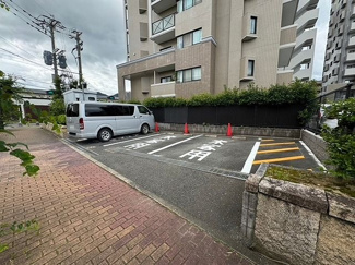 【駐車場】