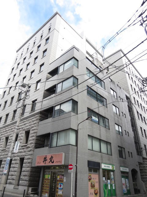スリースタービル