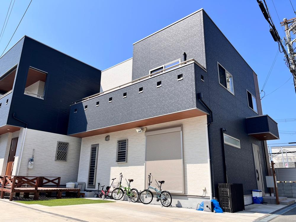 灰塚５丁目　中古一戸建ての外観|新しい生活にいかがでしょうか？外観はお住まいの顔になります。こだわりたいポイントですね。外壁塗装や屋根塗装のご相談も承っております。
■現地内覧・資金計画相談・住宅ローン相談もお問合せ受付中■