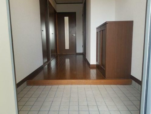 熊本市中央区八王寺町の賃貸マンションの玄関