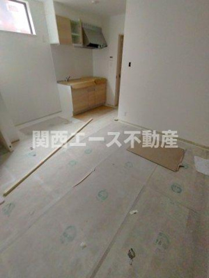  | AND TERRACE TOMOI